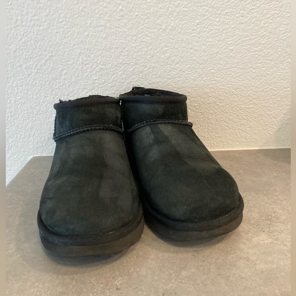 UGG Mini - image 1